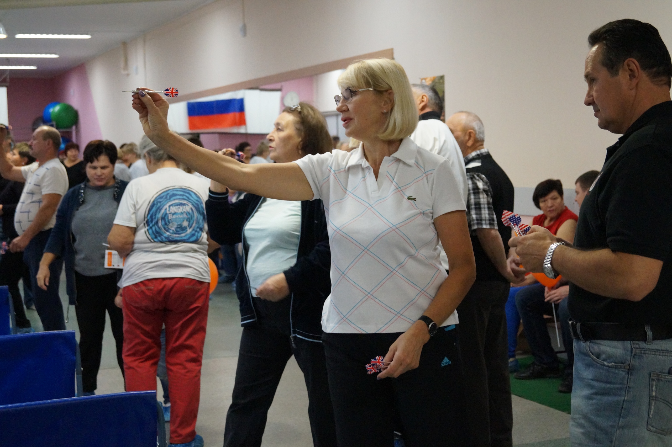 В Барнауле состоялся открытый кубок по дартсу среди пенсионеров