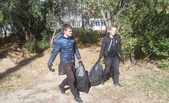 Акции в рамках месячника санитарной очистки проходят в Ленинском районе Барнаула 
