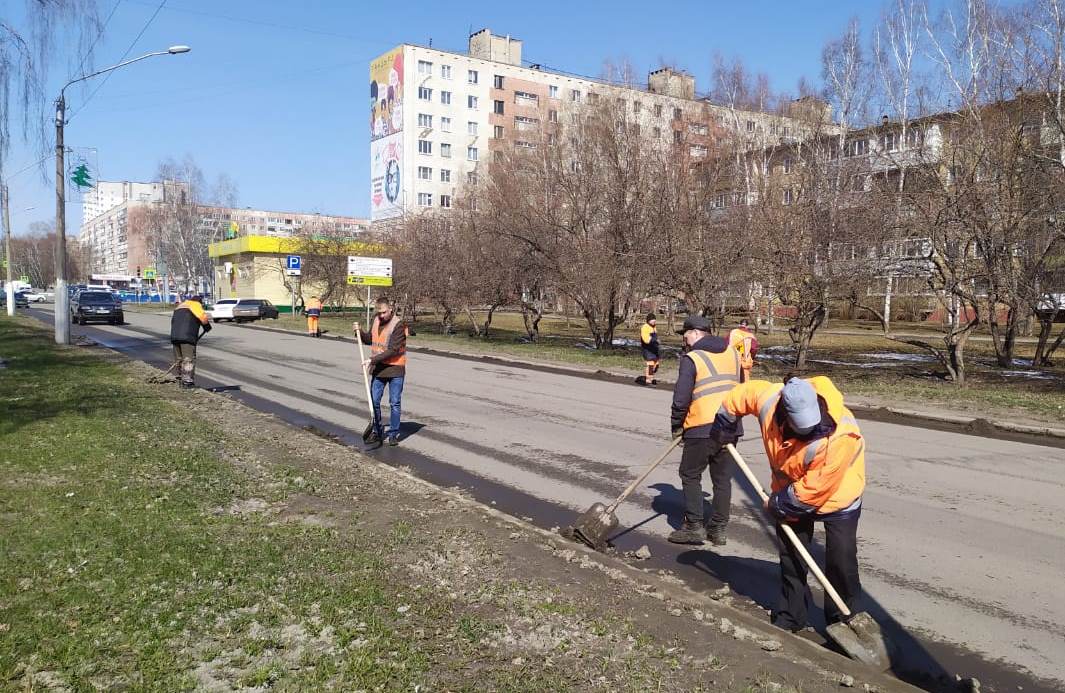 В Ленинском районе представители ТОС в «чистый четверг» провели санитарные работы в микрорайонах