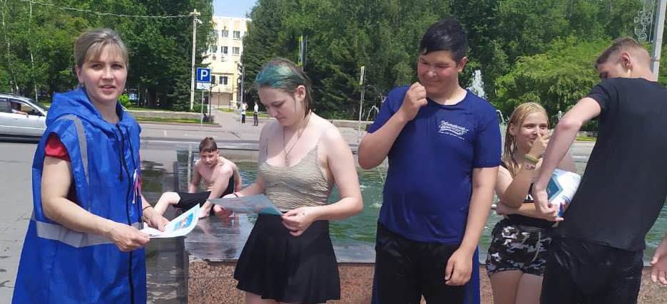 Рейды по пресечению купания детей в фонтанах и беседы о недопустимости их присутствия без родителей на водоемах проходят в Ленинском районе