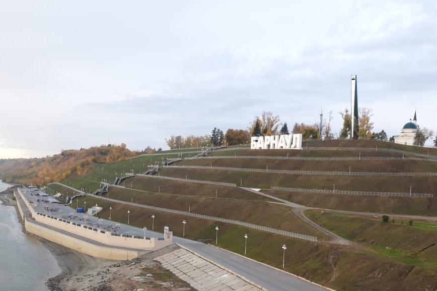 В Барнауле приступают к работам по созданию стелы «Город трудовой доблести»