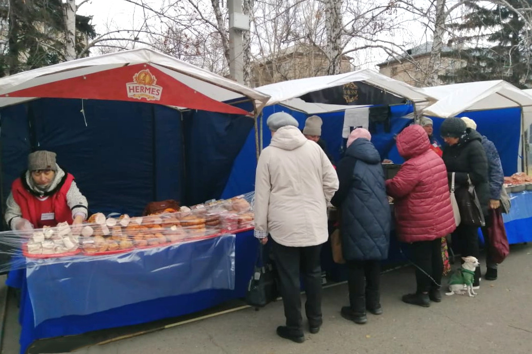 На очередной продовольственной ярмарке в Октябрьском районе работало 28 точек