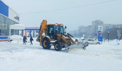 В Индустриальном районе организована работа по очистке территории от снега