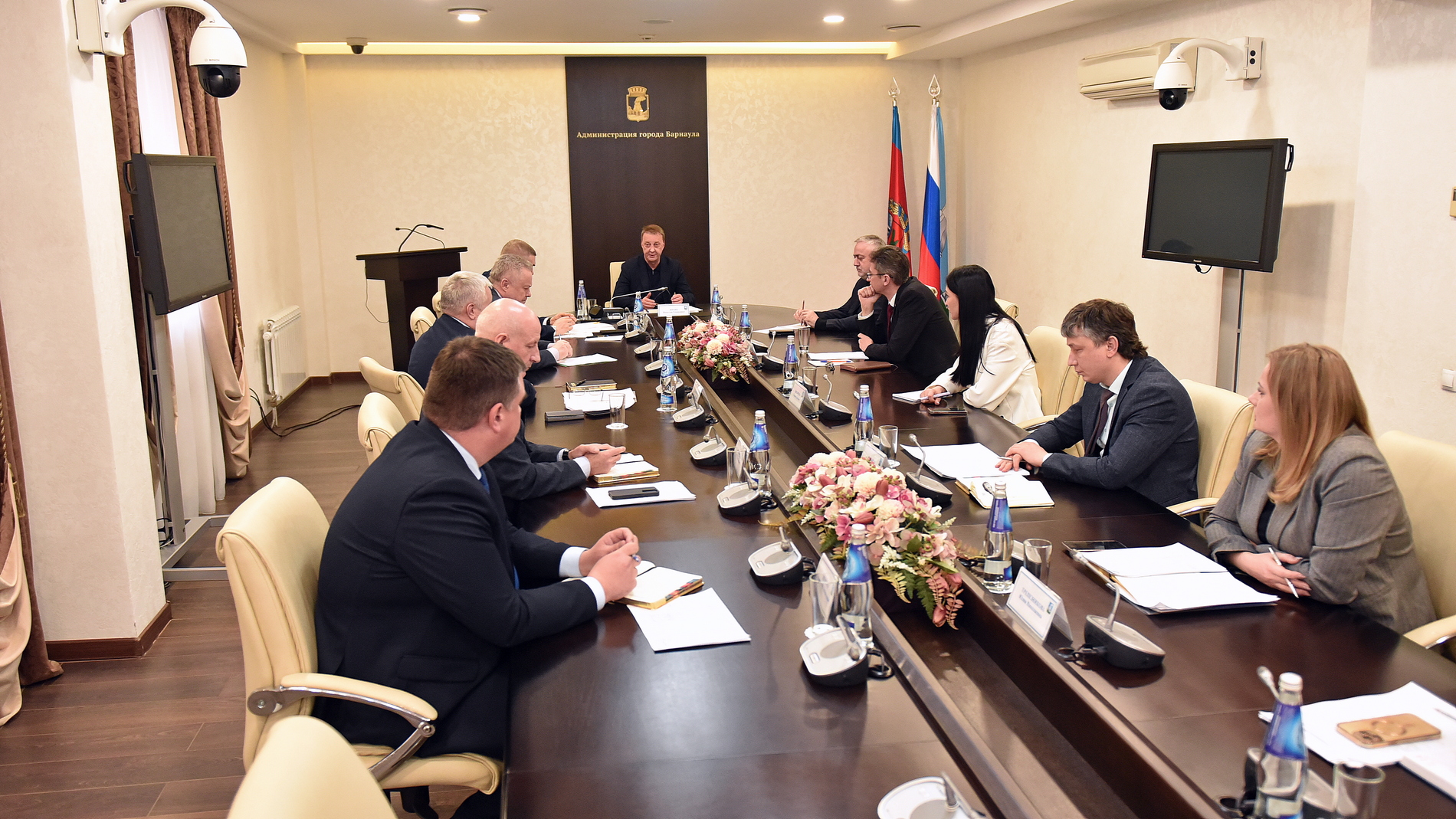 Вячеслав Франк провел совещание по развитию туристического центра города