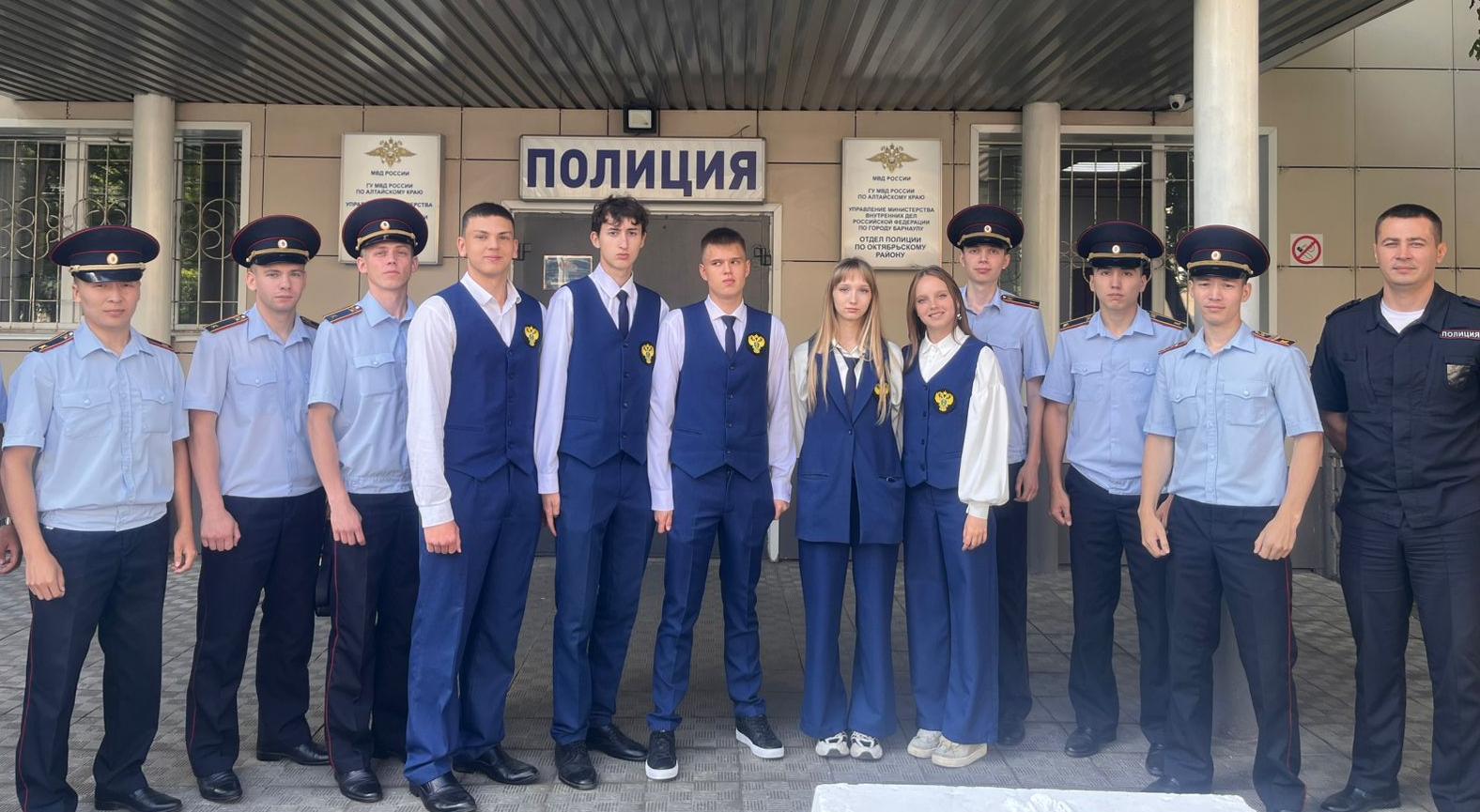 Учащиеся школы № 59 побывали в гостях в ПДН Октябрьского района города Барнаула