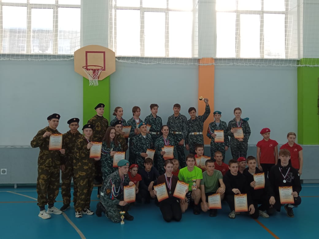 В Барнауле провели военно-патриотическую игру «Марш-бросок»
