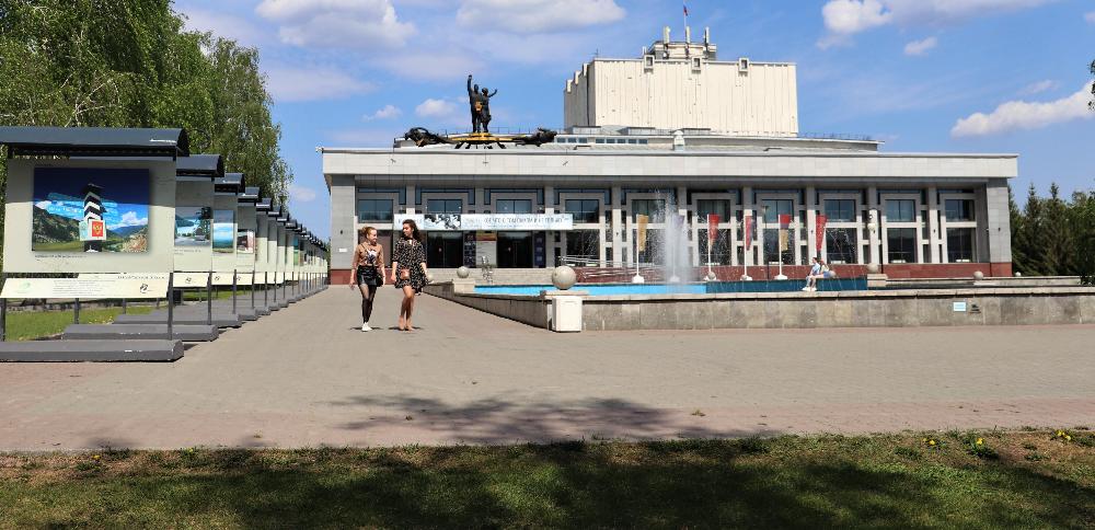 Барнаульцы могут поддержать зеленую зону у театра Драмы в рамках онлайн-голосования по благоустройству 
