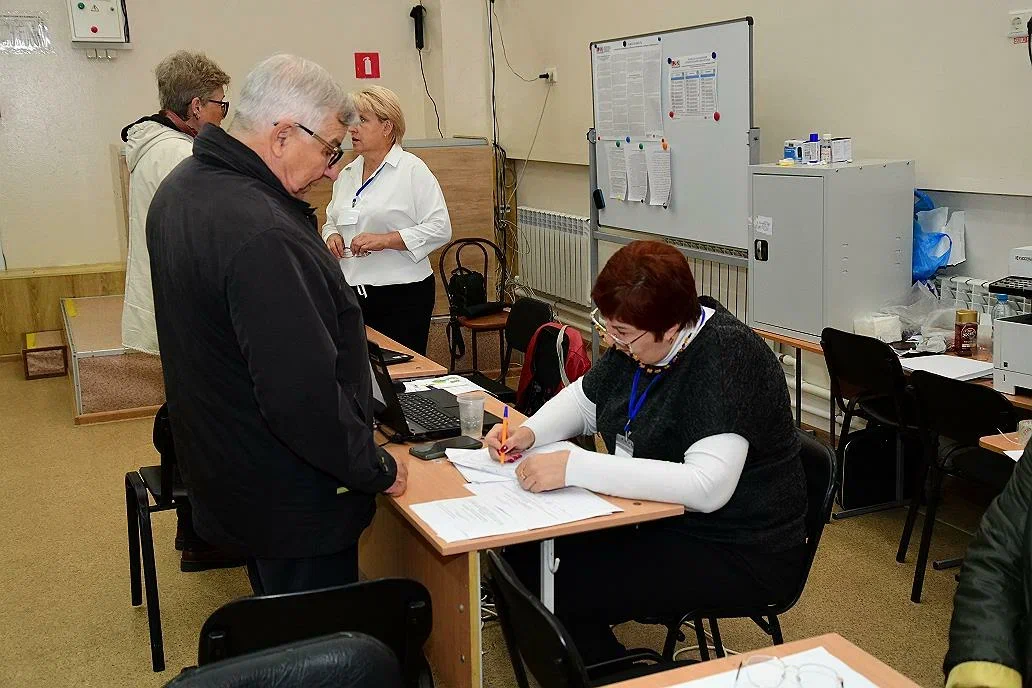 Барнаульцы принимают участие в едином дне голосования