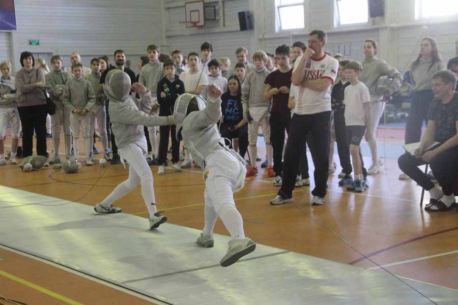 Юные фехтовальщики выявляли чемпионов в Барнауле на межрегиональном турнире
