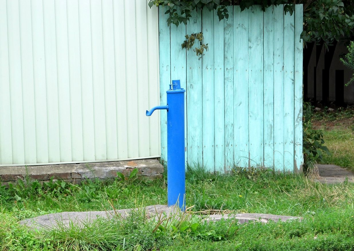 Жители Барнаула по-прежнему могут пользоваться привычными водоразборными колонками