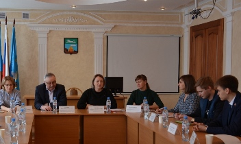 В Барнауле прошел круглый стол «Молодежь и выборы» 