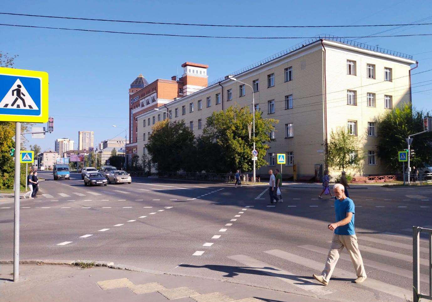 В Барнауле появился первый диагональный пешеходный переход