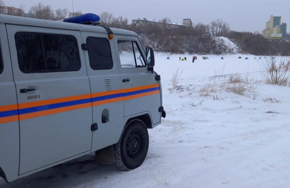 В Барнауле продолжается акция "Безопасный лёд"