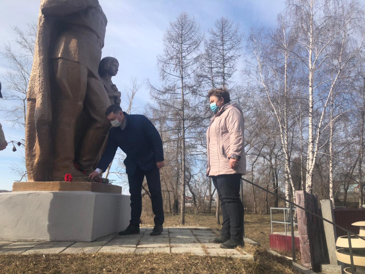 Памятник на дне. Мачинский наслег памятник 9 мая. день памятников и исторических мест в 2025. день рождения памятников и исторических мест. день рождения памятников и исторических мест 18 апреля пост.