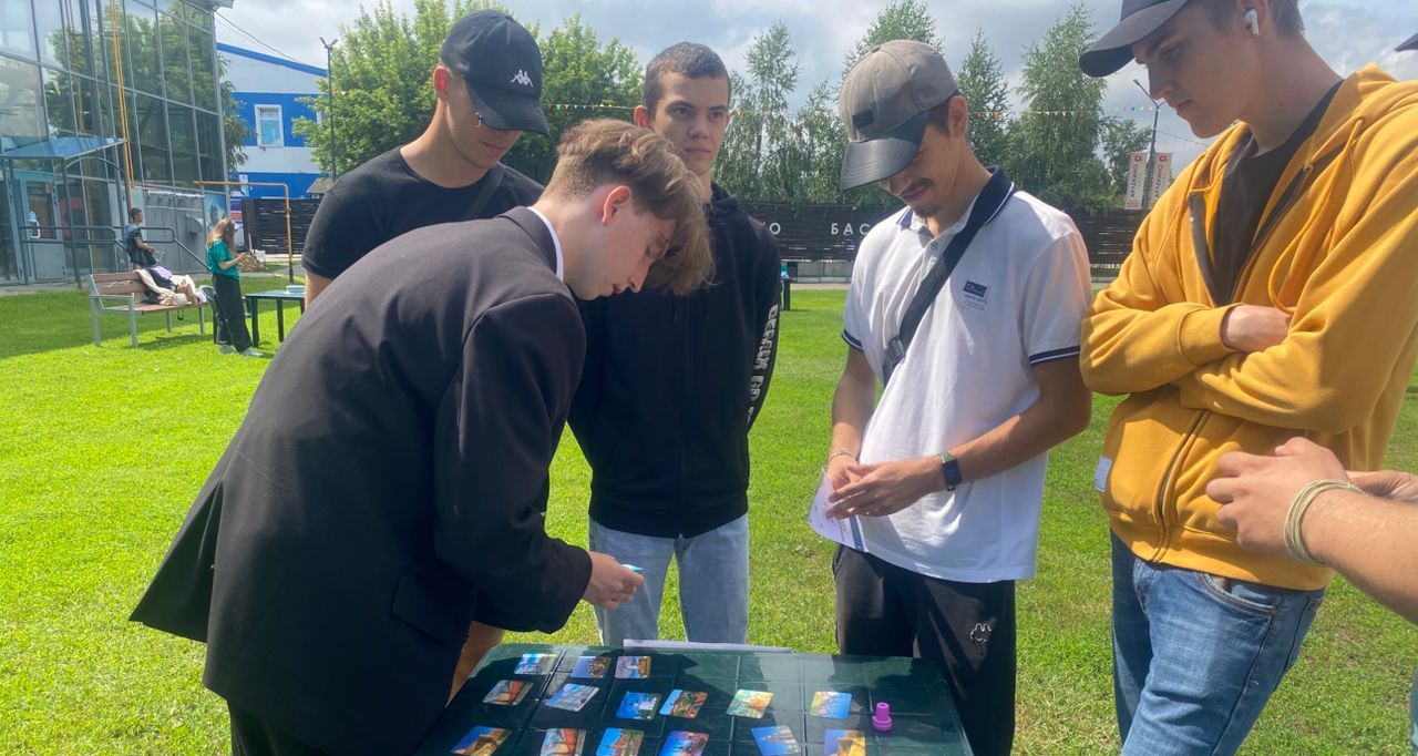 В Ленинском районе в парке «Арлекино» развернула работу интерактивная площадка «День молодежи: Время возможностей»