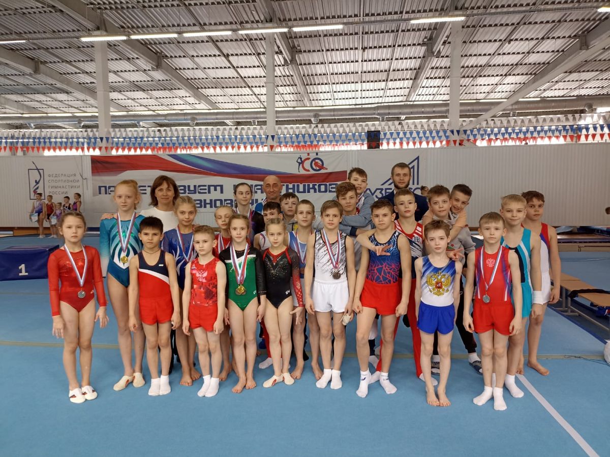 Два командных серебра и семь личных медалей: гимнасты Алтайского края выступили на межрегиональном турнире «Кузбасская весна»