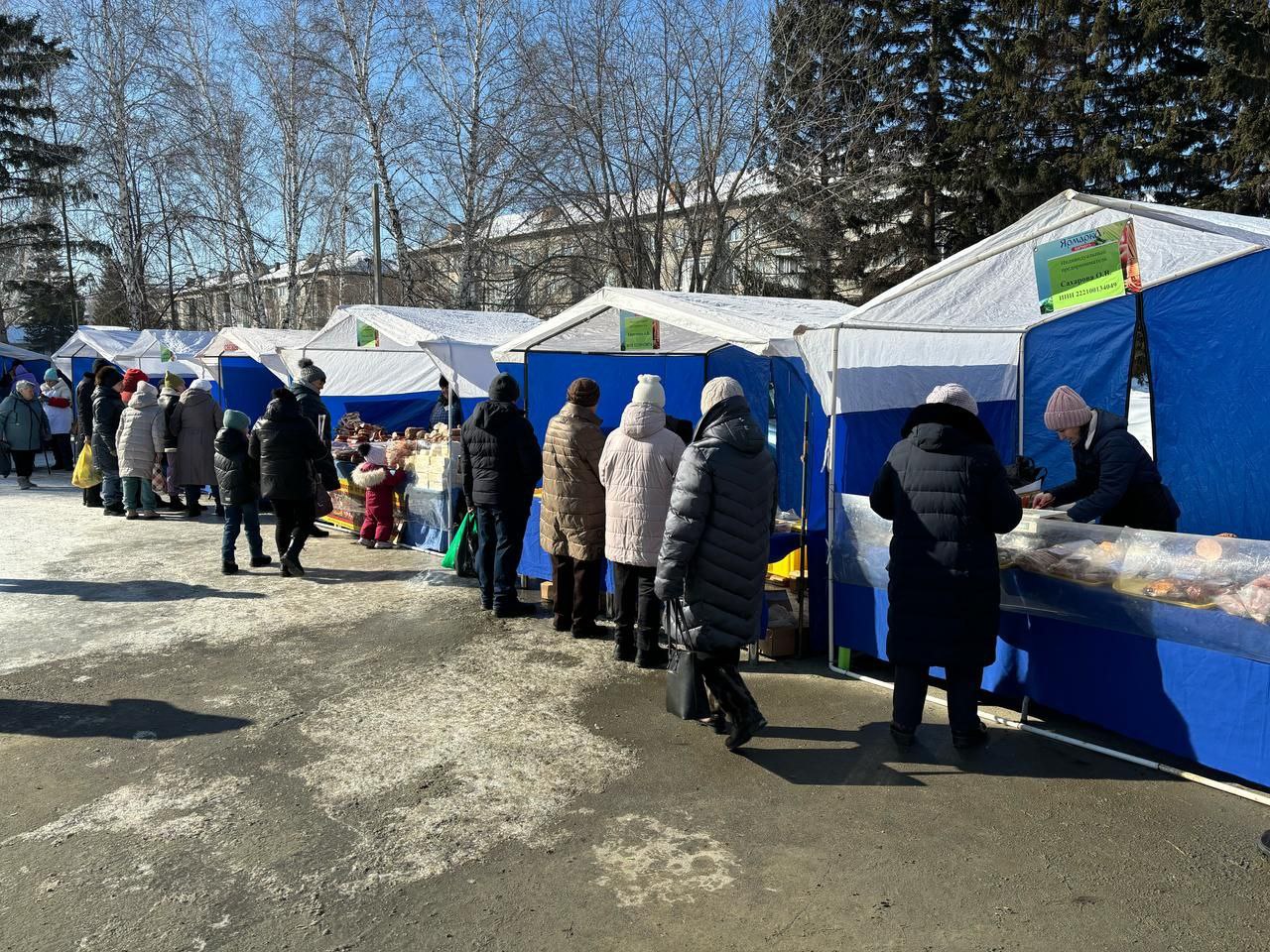 В Барнауле прошли продовольственные ярмарки выходного дня