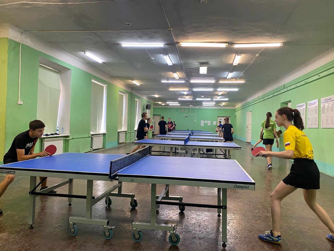 В Октябрьском районе провели открытое первенство по настольному теннису среди учащихся образовательных учреждений, посвященное Дню России