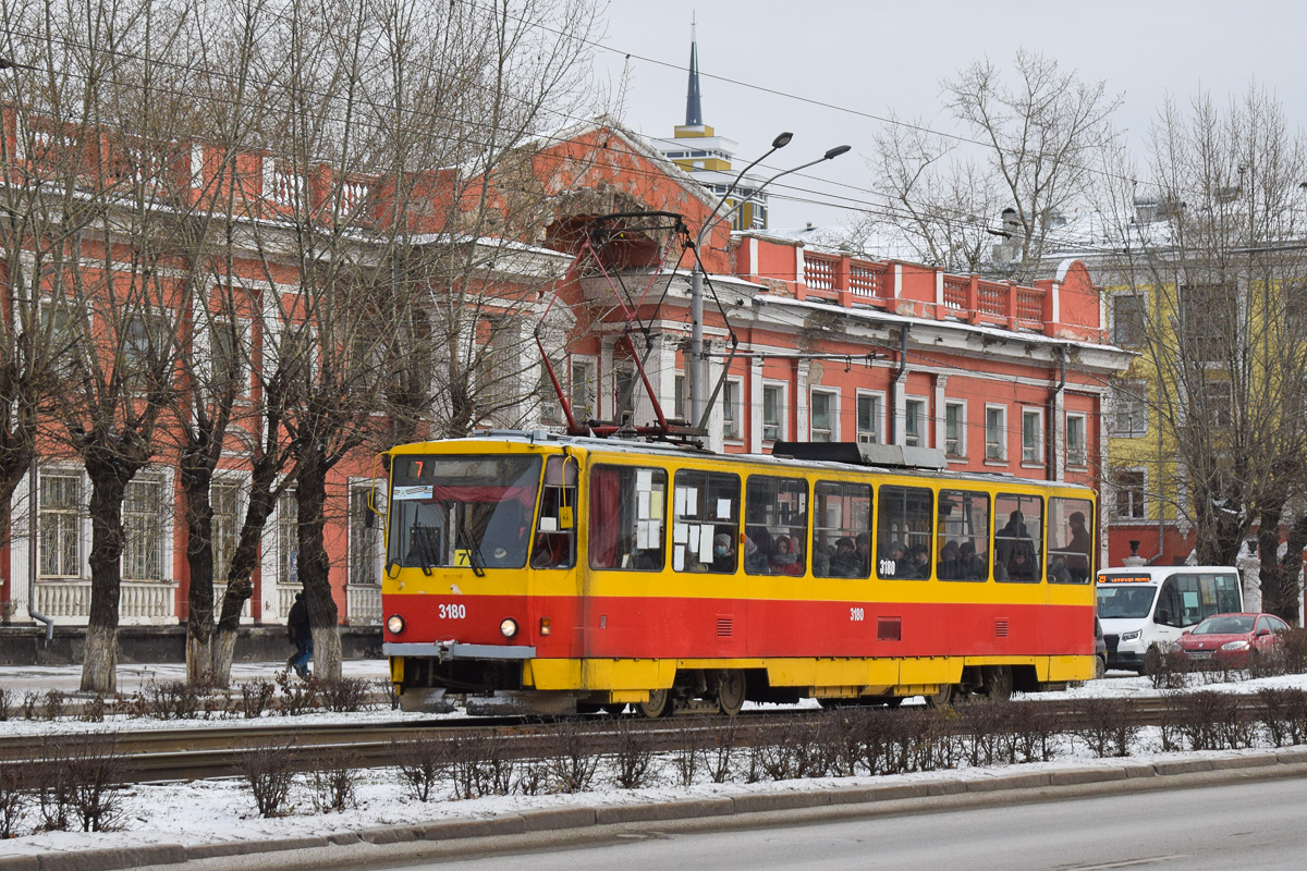 Движение трамваев в Барнауле частично восстановлено