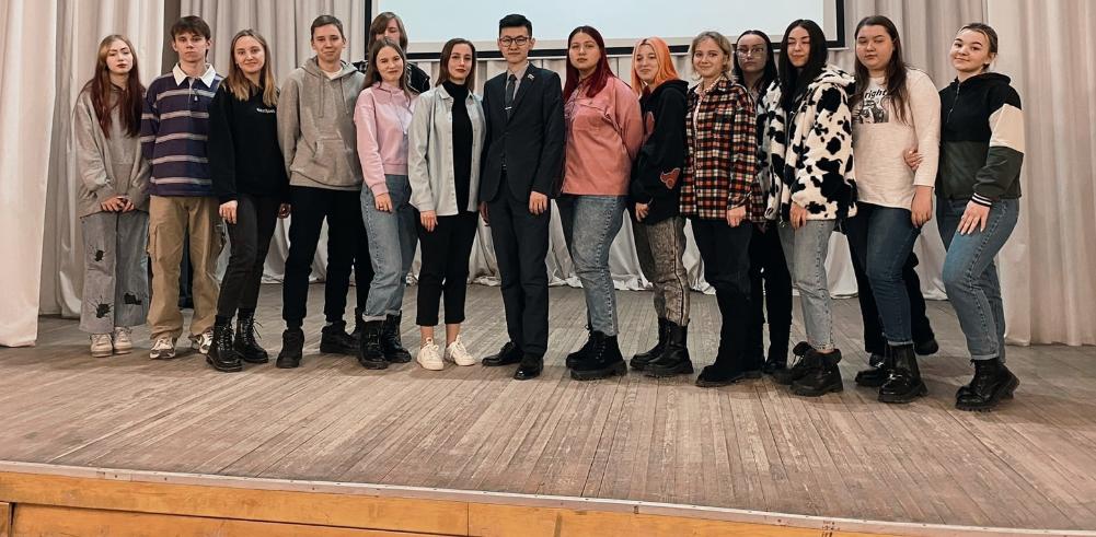 Студенты Алтайского государственного колледжа встретились с депутатом Молодежного парламента Барнаула