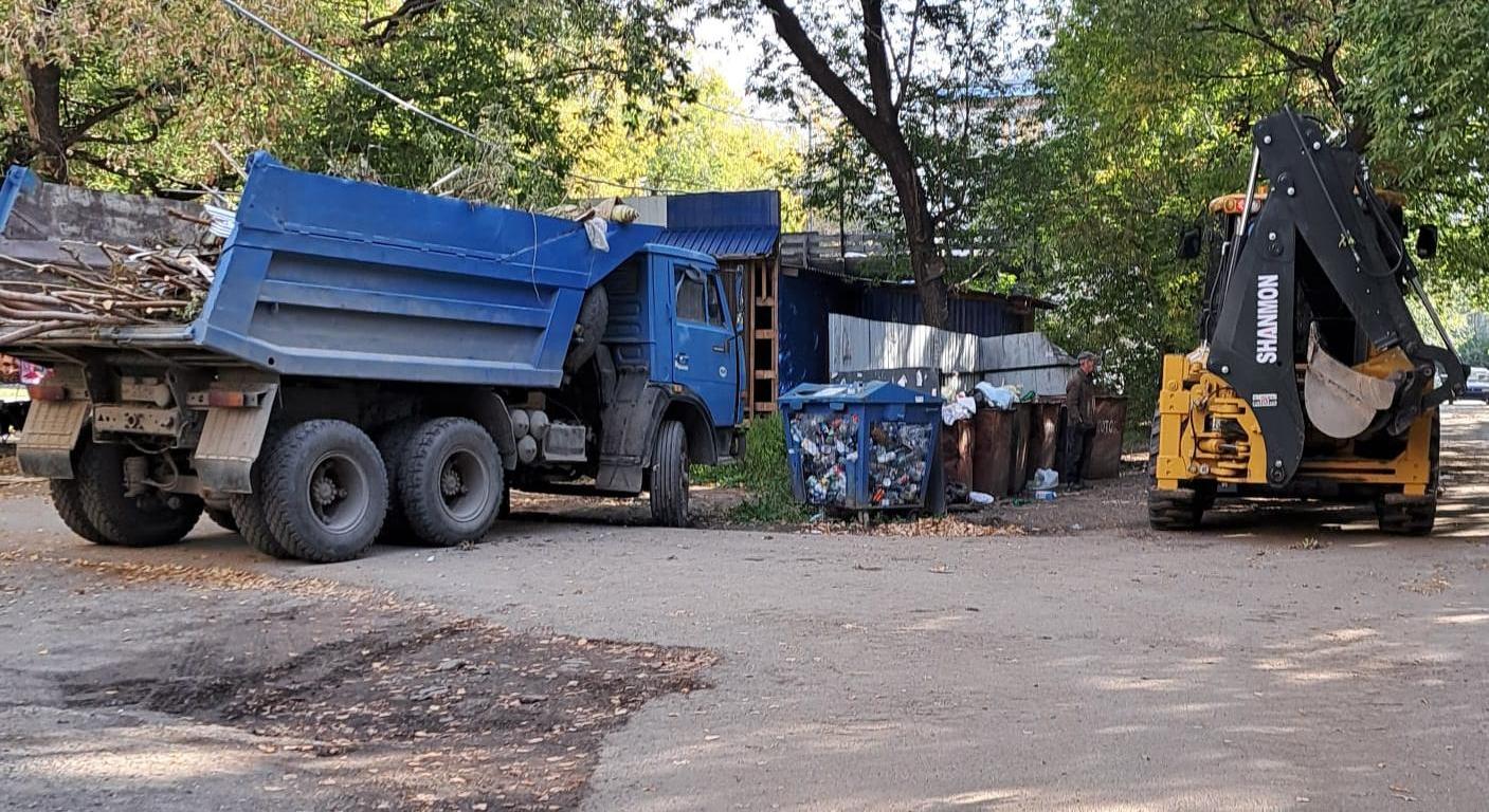 Санитарное состояние контейнерных площадок находится на контроле в администрации Октябрьского района