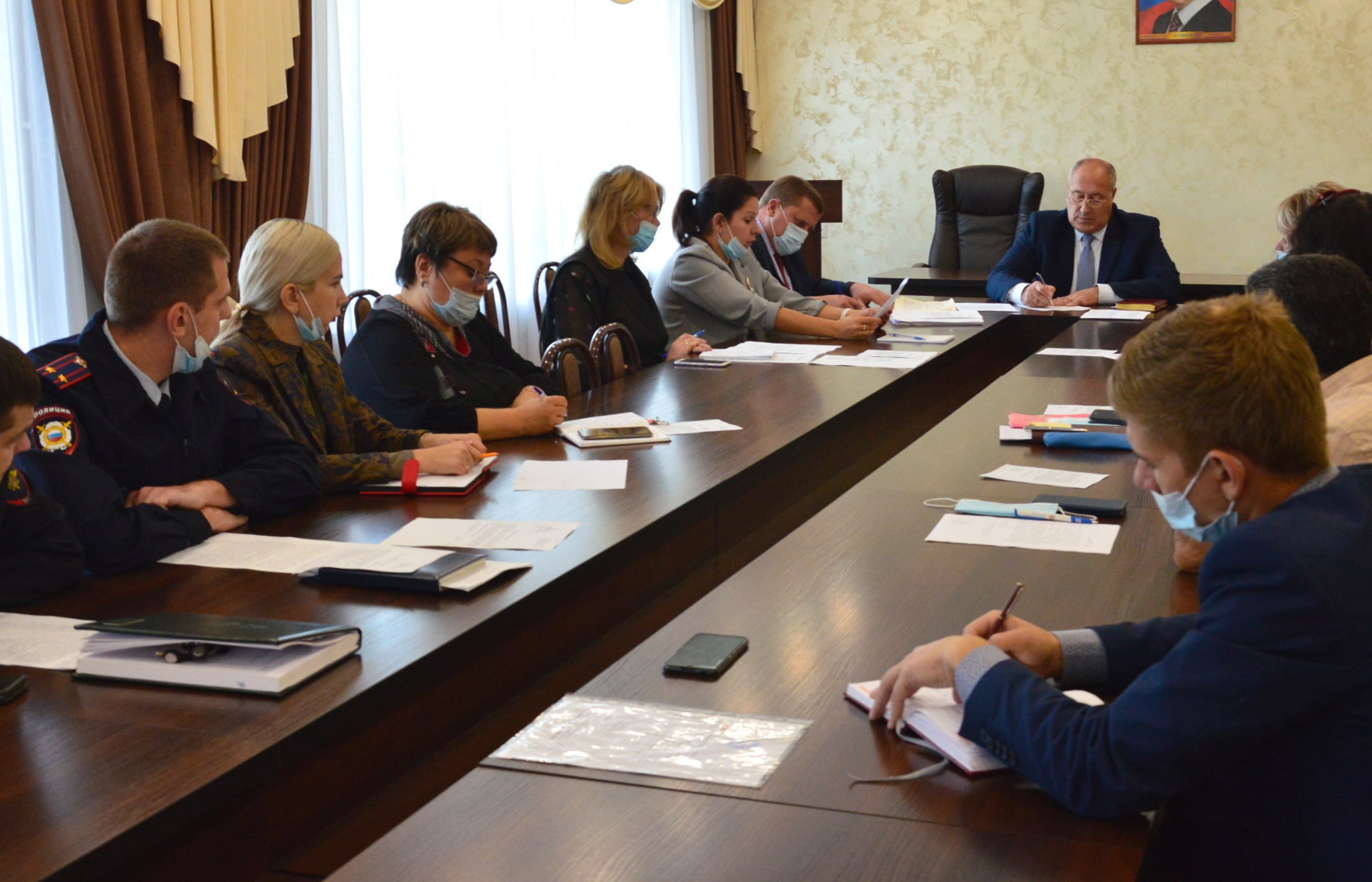 Картинки заседание трехсторонней комиссии. Заседание комиссии правомочно. Заседание комиссии. Заседание уик правомочно, если в нем принимают участие…. Заседание ктс считается правомочным.