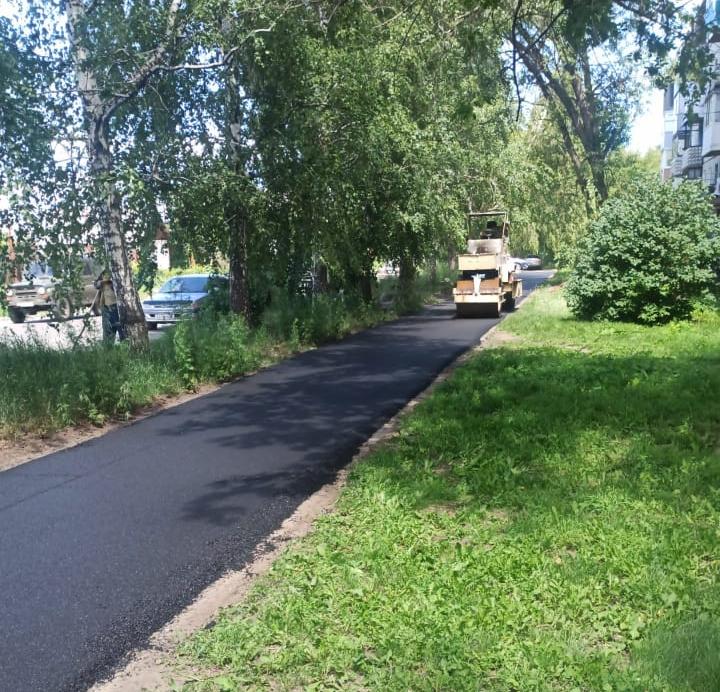 В Барнауле в рамках текущего ремонта восстанавливают тротуары