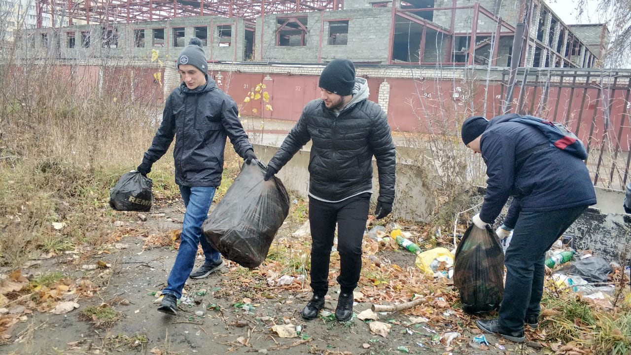 Барнаульцы продолжают участвовать в экологических акциях 