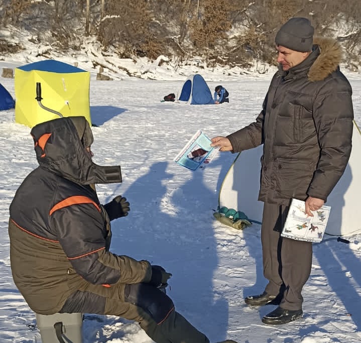 Специалисты Управления по делам ГОЧС г.Барнаула провели профилактический рейд на водоеме 