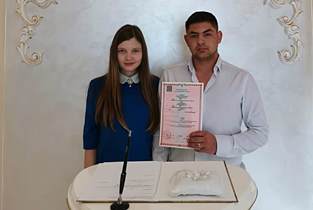 В Ленинском районе состоялась регистрация 800-го в этом году брачного союза  Дмитрия и Елены Кузьминых