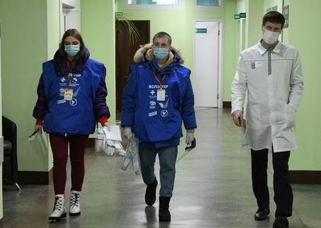 В Барнауле продолжается выдача бесплатных лекарств от коронавируса