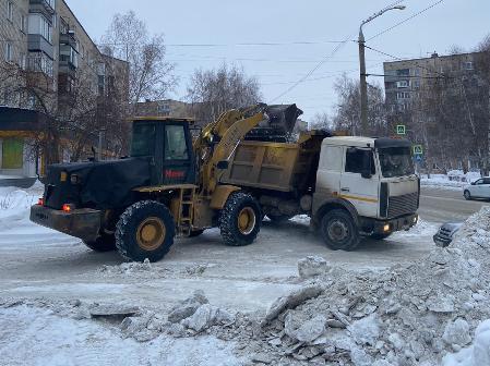 За выходные с территории района вывезено 1 284 тонн снега