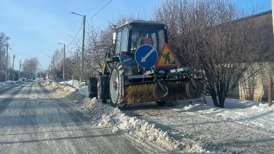 В Индустриальном районе организована работа по очистке территории от снега