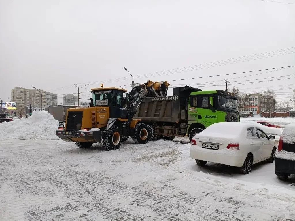 Предприятиями района усилена работа по очистке территорий от снега