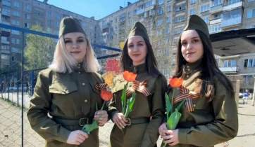 Для пяти ветеранов Ленинского района прошли концерты фронтовых бригад во дворах