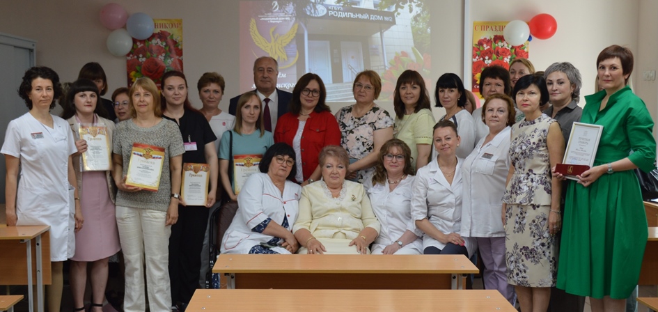 Медицинских работников Октябрьского района поздравили с профессиональным праздником