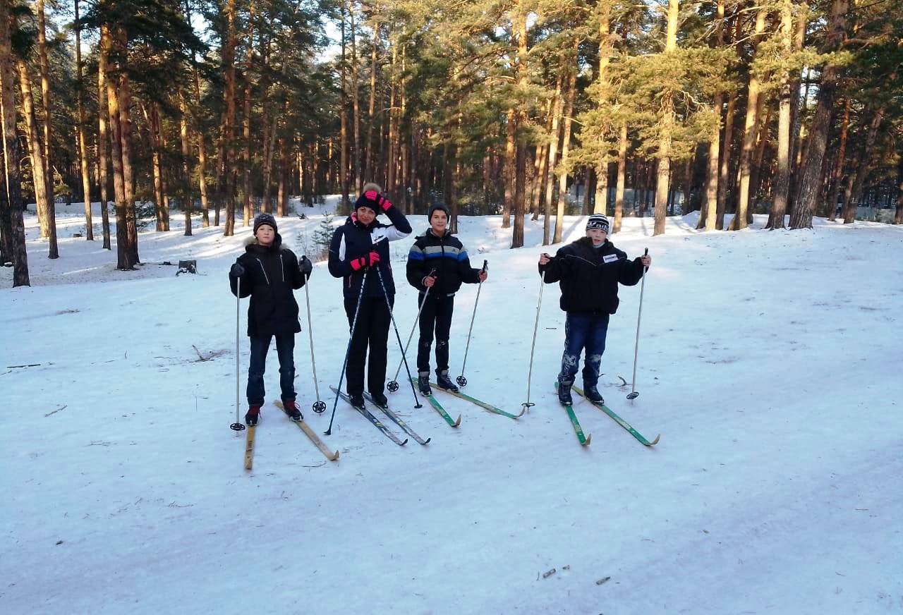 Бесплатные тренировки на свежем воздухе: в Барнауле стартовал сезон проекта «Зимний дворовый инструктор»