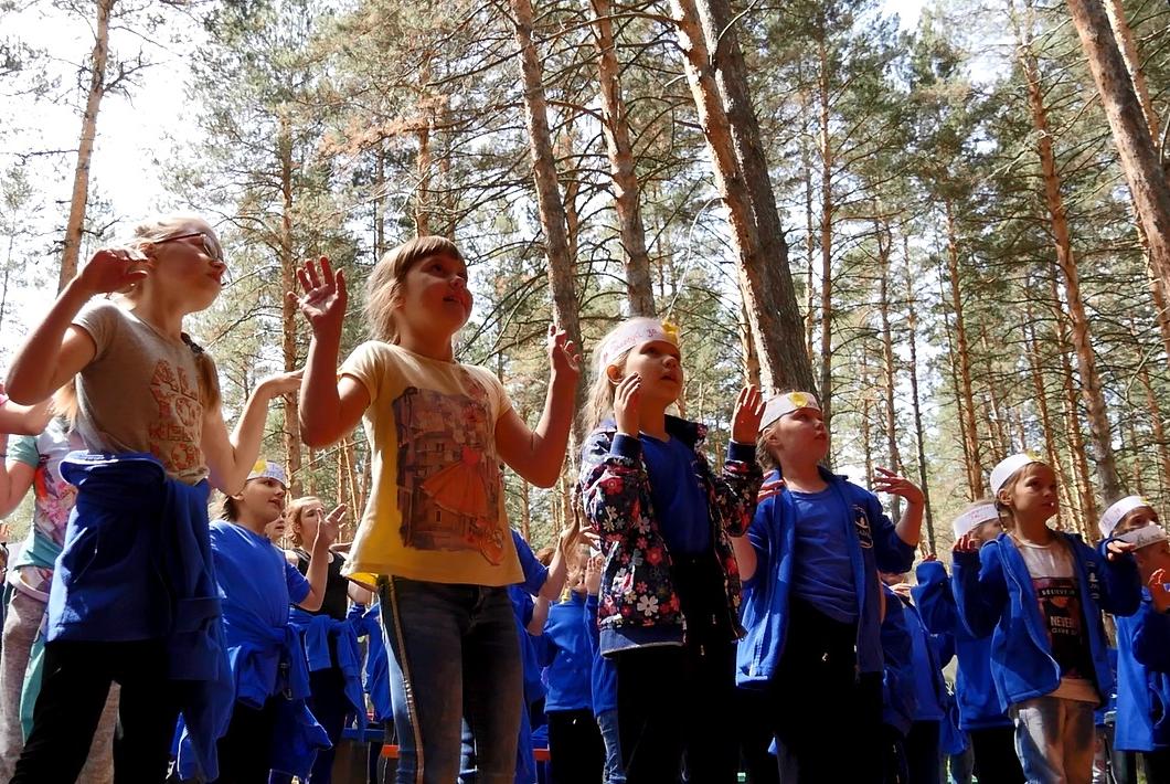 Более 900 детей отдохнули в загородных лагерях Барнаула в первую смену