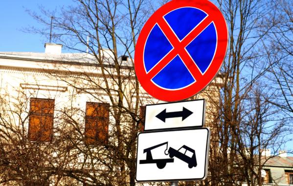 С 20 ноября на некоторых улицах Барнаула вводят ограничения на парковку машин в ночное время