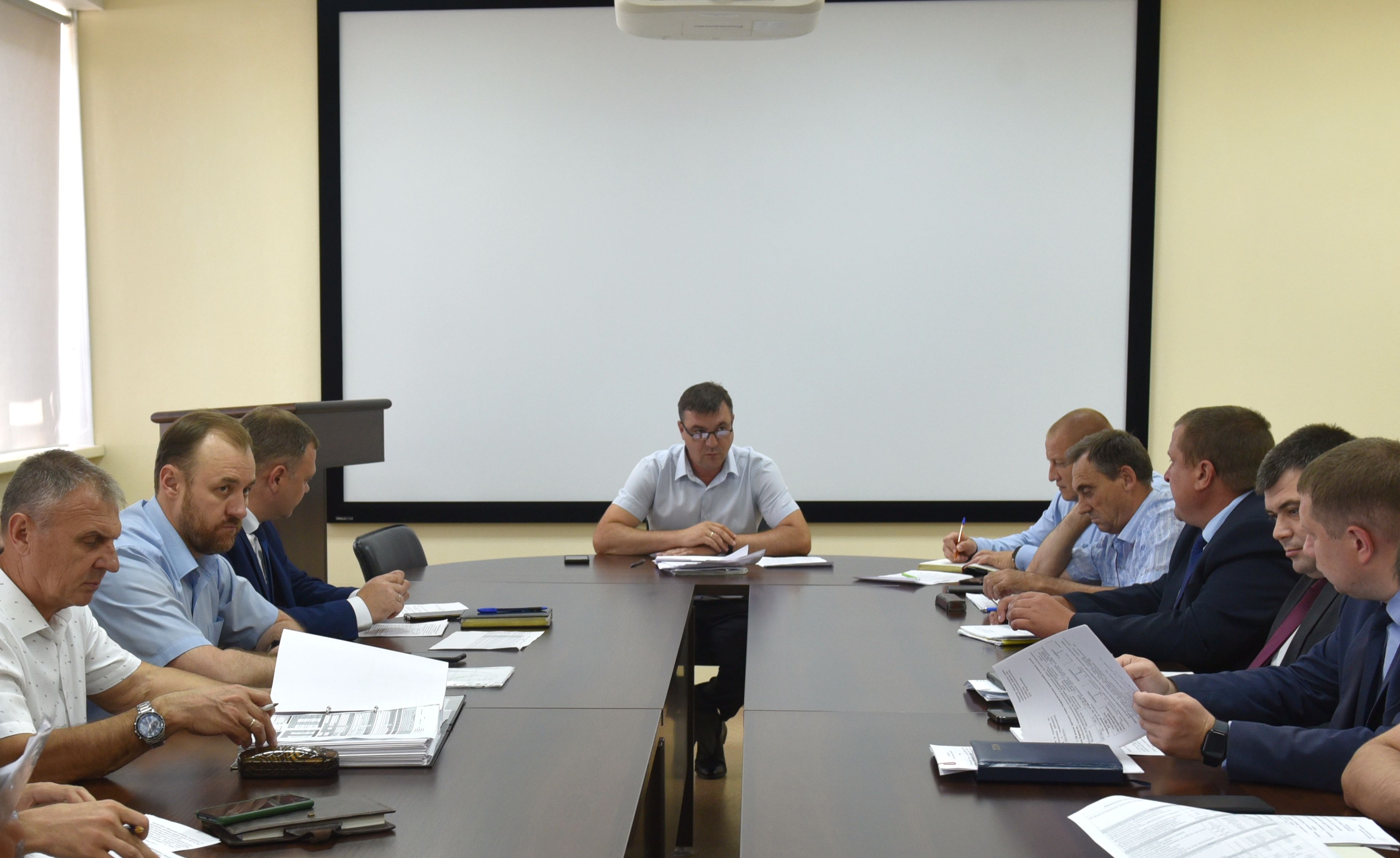 В администрации Барнаула прошло совещание по подготовке к новому отопительному сезону