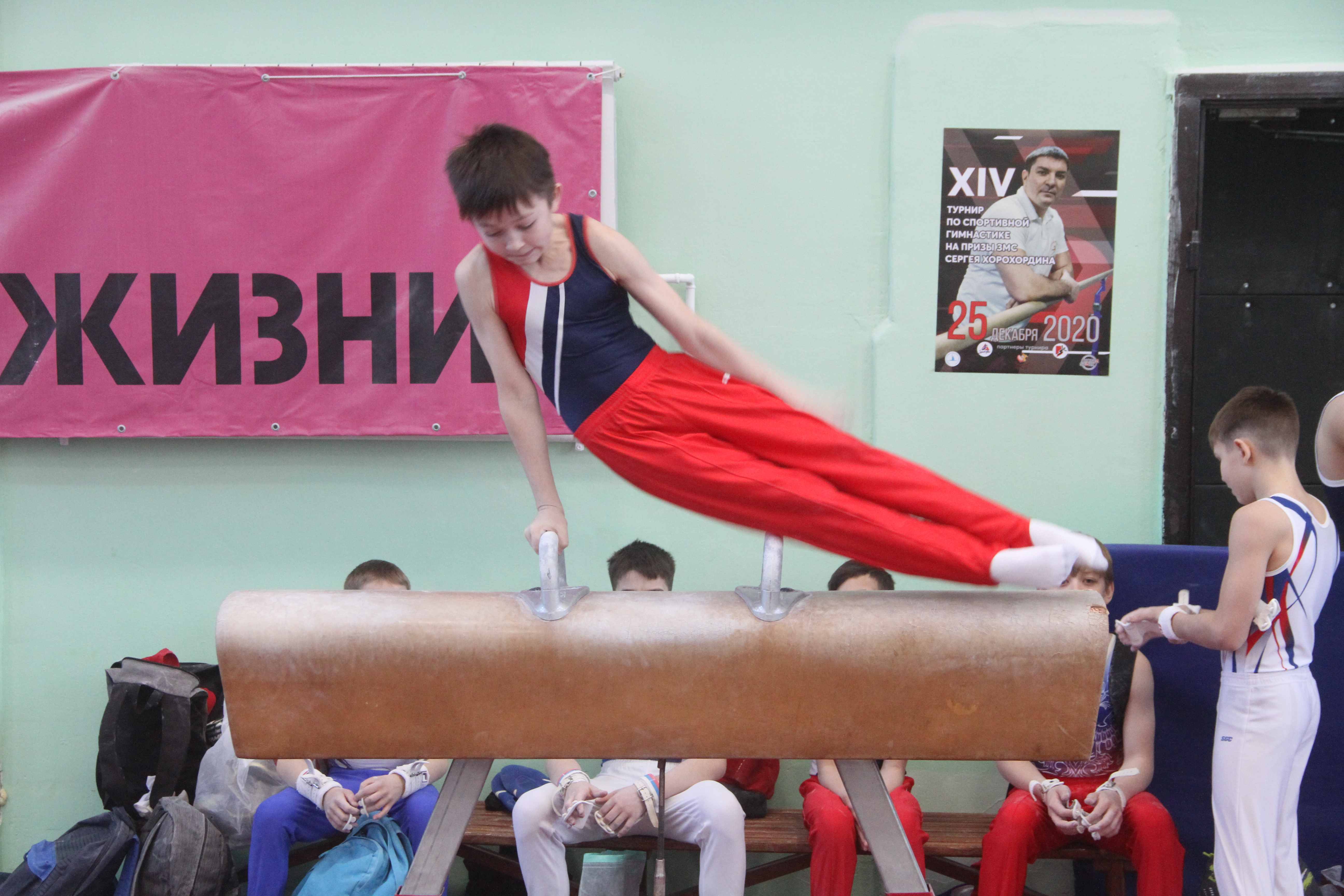 Традиционный турнир Хорохордина в Барнауле украсило противостояние гимнастов сборной России
