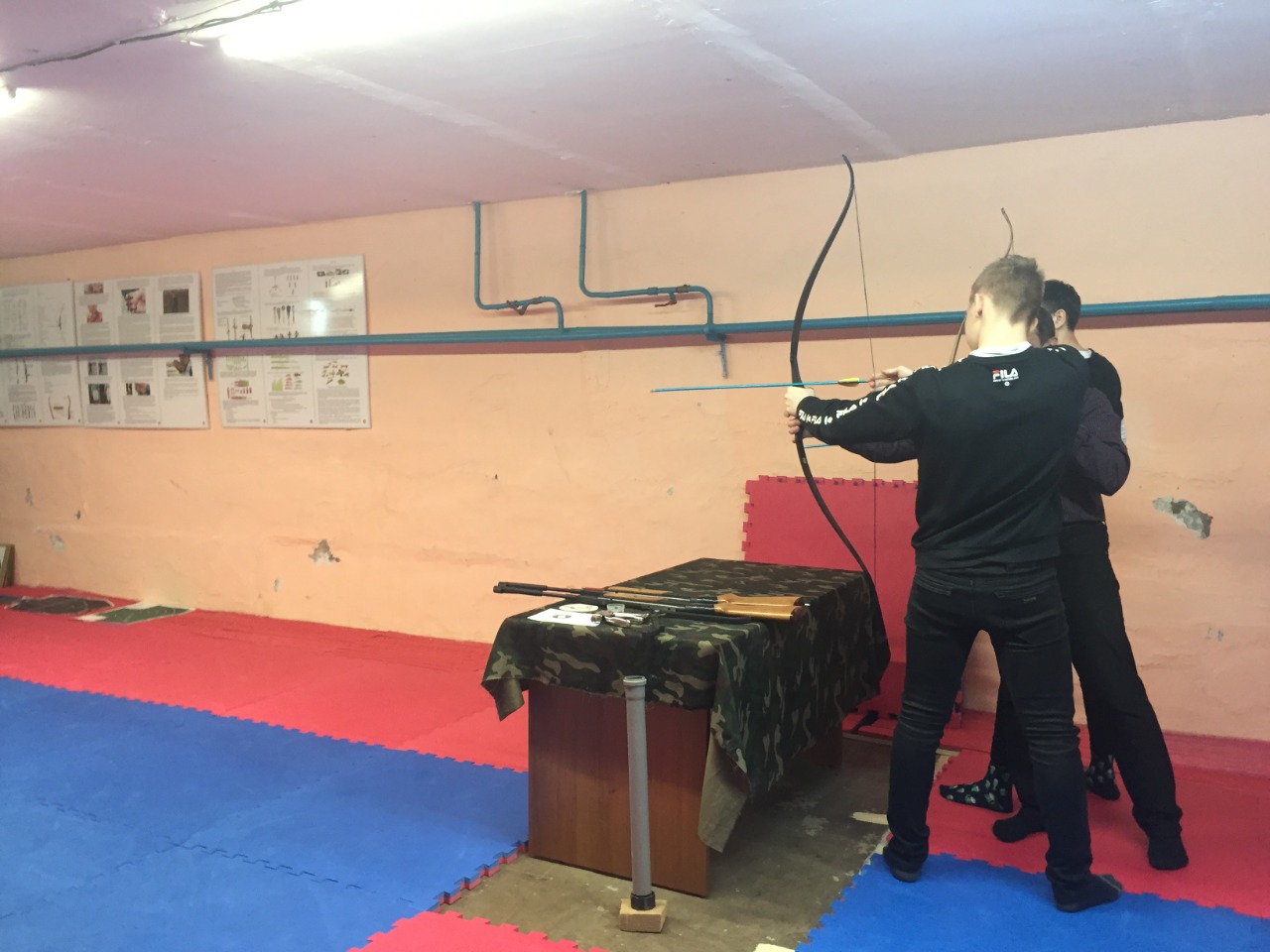 Мастер-класс по стрельбе и лука и пневматической винтовки прошел в военно-спортивном клубе «Вега – Кристалл»