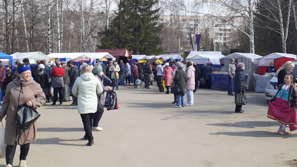 «Пасхальная ярмарка» организована на площади Маршала Жукова в Индустриальном районе