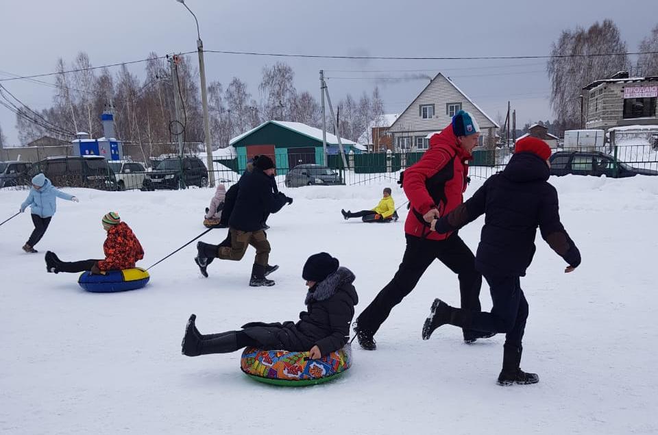 «Зимние забавы», «Снежный штурм», акция «Все на лед», музейные программы, выставки: выходные в Барнауле прошли активно и увлекательно