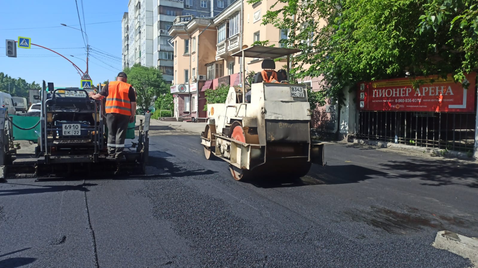 В краевой столице отремонтировано более 27 тысяч квадратных метров дорог в рамках текущего ремонта