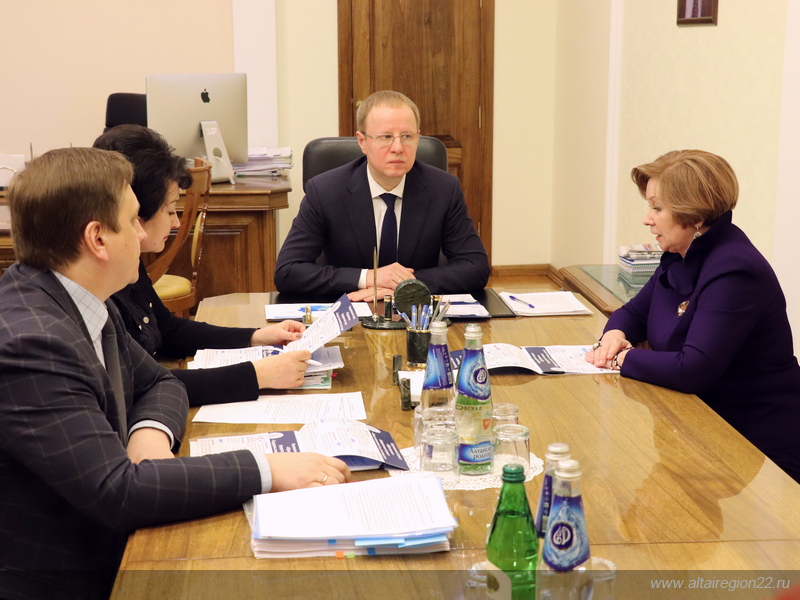 Губернатор Виктор Томенко и ректор АлтГПУ Ирина Лазаренко обсудили взаимодействие в реализации нацпроектов
