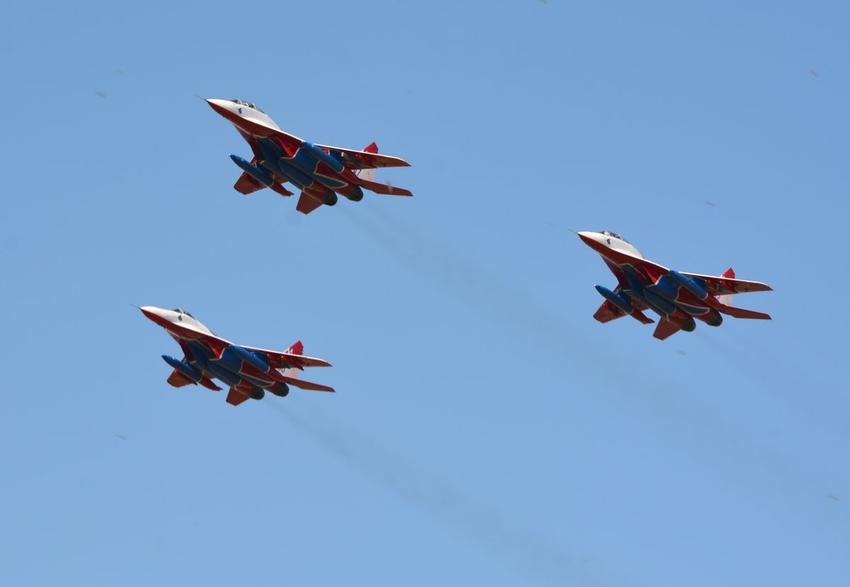 Во сколько выступление стрижей в кемерово. Стрижи арзамас 9 мая. Шуйская авиационная группа. Авиагруппа стрижи. Пилоты стрижей.