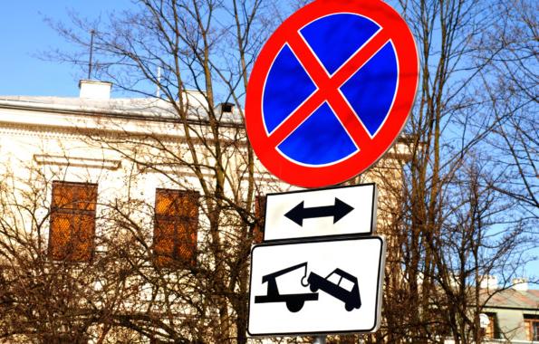 В Барнауле запретят парковку машин рядом с пешеходным переходом на улице Панфиловцев