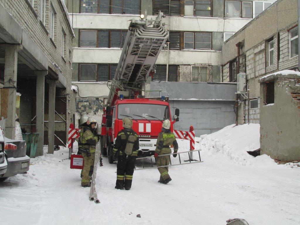 В здании студенческого общежития в Барнауле провели пожарно-тактическом учения