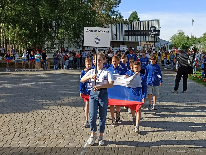 Более 100 юных футболистов собрал турнир памяти Геннадия Смертина в Барнауле